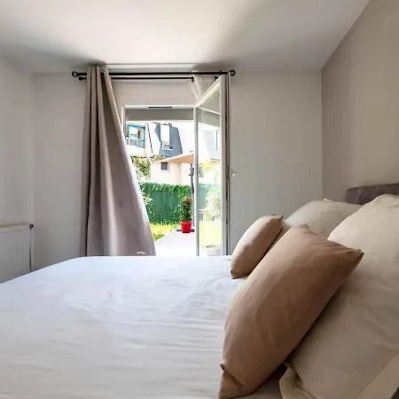 Charmant Refuge Avec Jardin, A 6 Minutes A Pied Du Metro Creteil L Echat-Lovely Retreat With Garden, Located A 6-Minute Walk From Creteil L Echat Metro Station Exterior photo