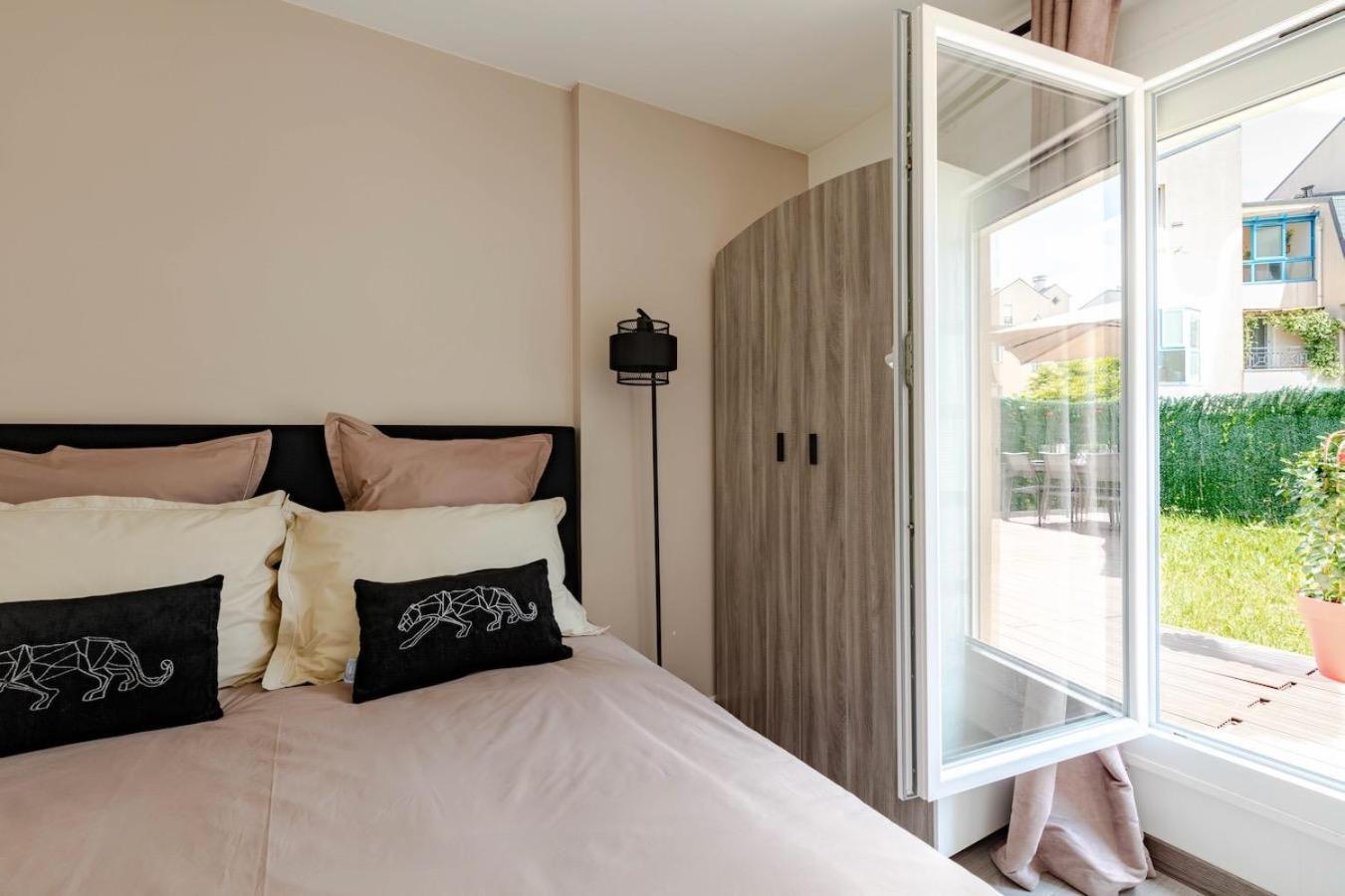 Refuge Avec Jardin, A 6 Minutes A Pied Du Metro L Echat-lovely Retreat With Garden, Located A 6-minute Walk From L Echat Metro Station * Créteil